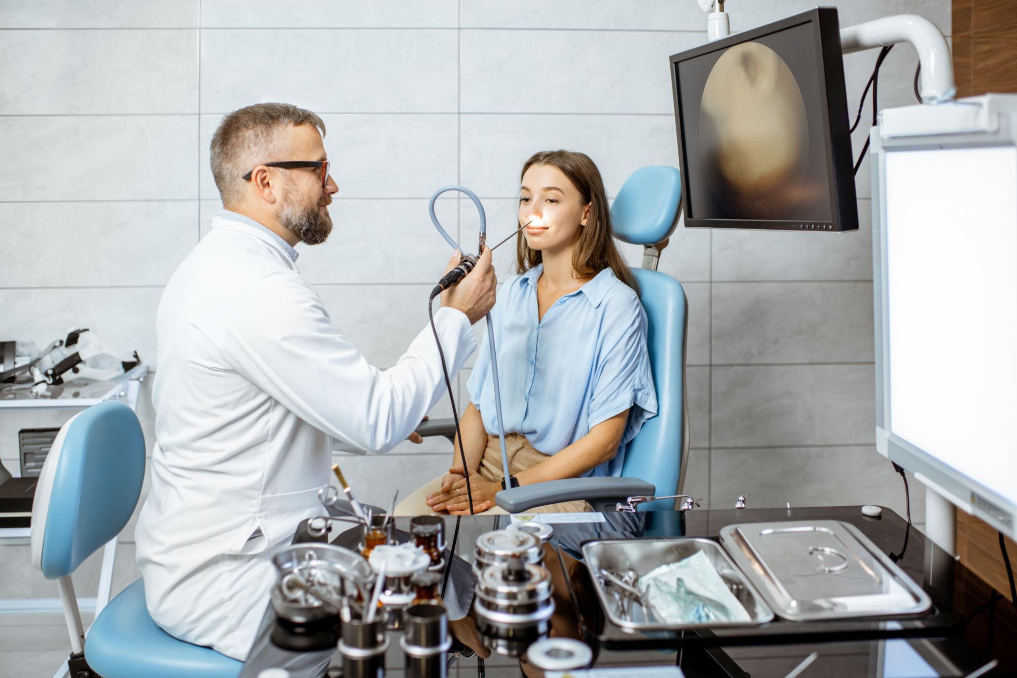 Endoscopic ENT examination with live video monitoring